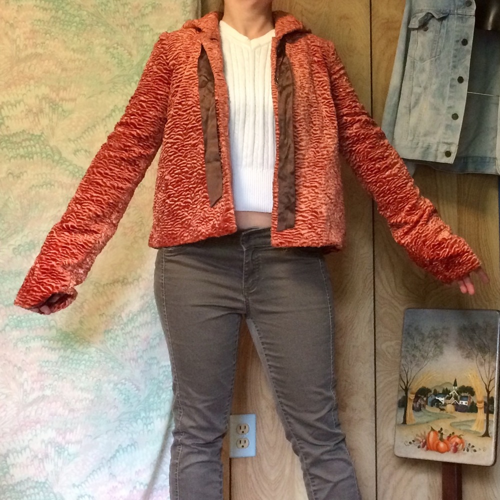Fuzzy cropped hooded coat